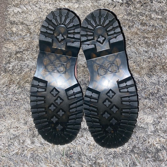 HARDLY WORN WOMEN’S PINK DR. MARTENS SIZE 11 IN EXCELLENT CONDITION - Picture 4 of 9